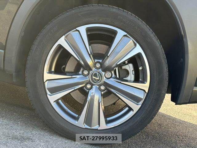 Lexus UX 2021-05 4421940-27