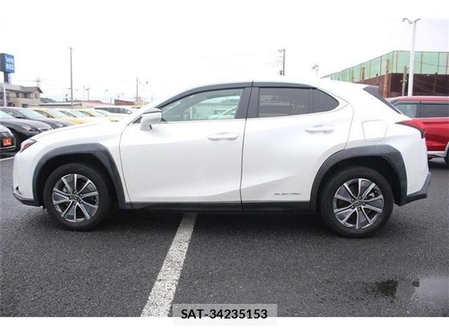 Lexus UX 2022-02 4965271-9