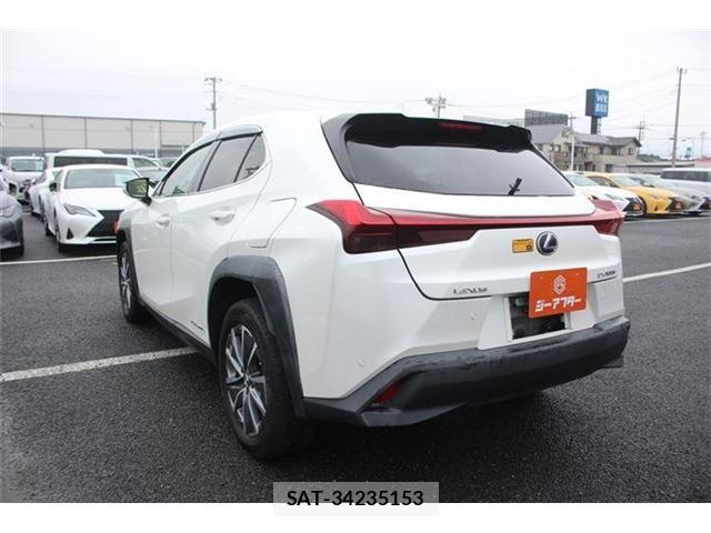 Lexus UX 2022-02 4965271-10