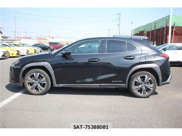 Lexus UX 2021-08 4965275-9