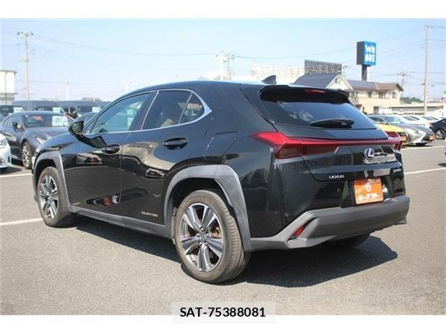 Lexus UX 2021-08 4965275-10