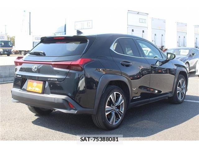 Lexus UX 2021-08 4965275-12