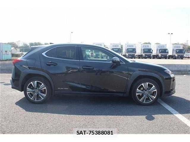 Lexus UX 2021-08 4965275-13