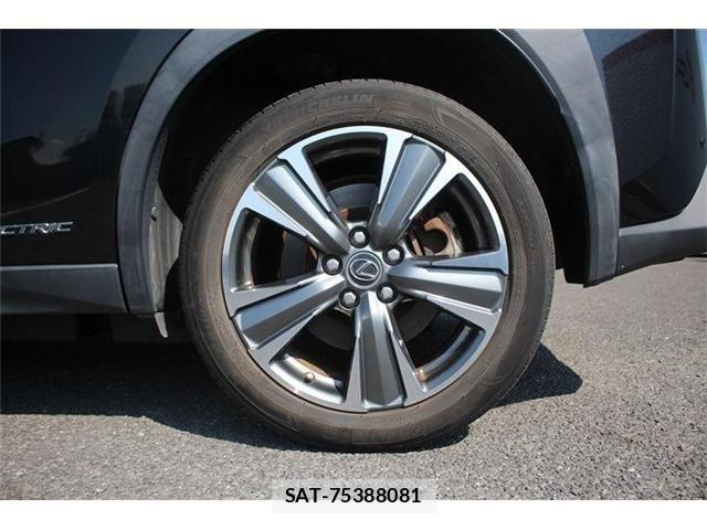 Lexus UX 2021-08 4965275-16