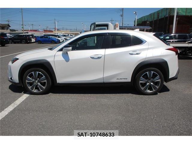 Lexus UX 2021-06 6752274-10