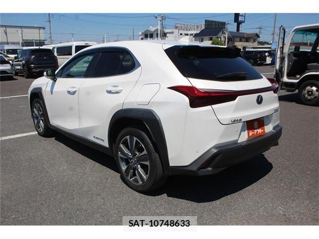 Lexus UX 2021-06 6752274-11