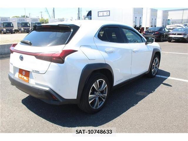 Lexus UX 2021-06 6752274-13