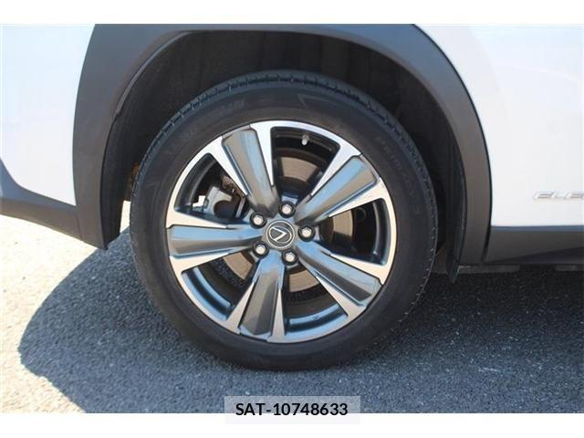 Lexus UX 2021-06 6752274-16