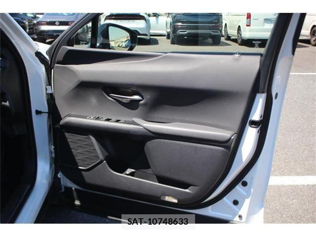 Lexus UX 2021-06 6752274-19
