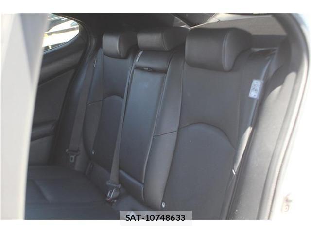 Lexus UX 2021-06 6752274-22
