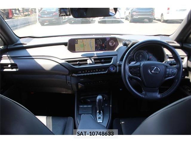 Lexus UX 2021-06 6752274-25
