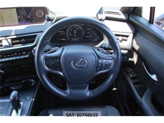 Lexus UX 2021-06 6752274-26