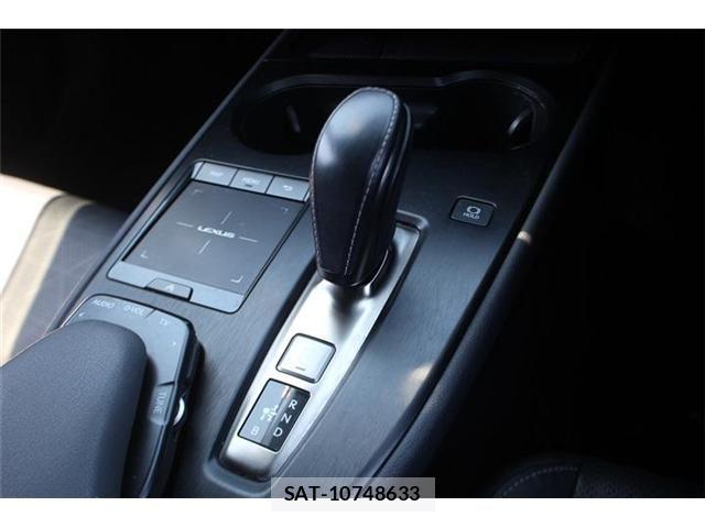 Lexus UX 2021-06 6752274-27