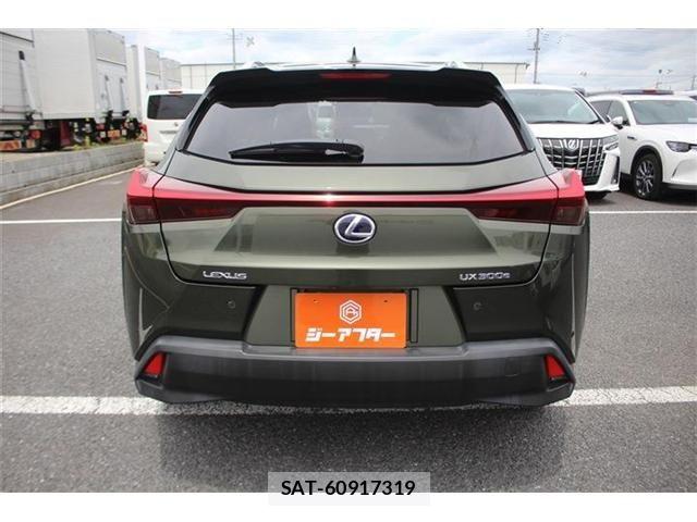 Lexus UX 2021-02 7725239-6