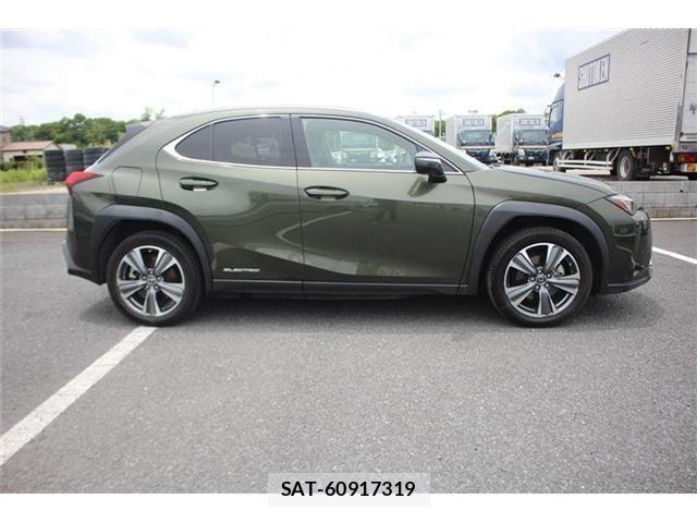 Lexus UX 2021-02 7725239-8
