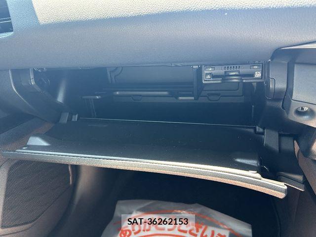 Lexus UX 2021-07 7786675-15