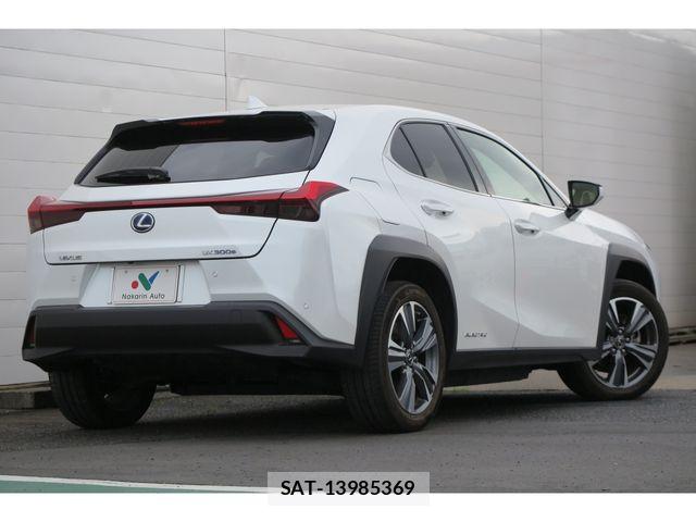 Lexus UX 2022-04 7877481-4