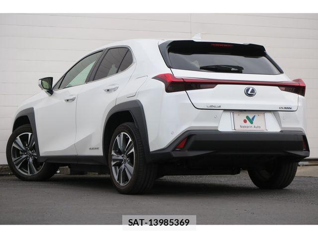 Lexus UX 2022-04 7877481-6