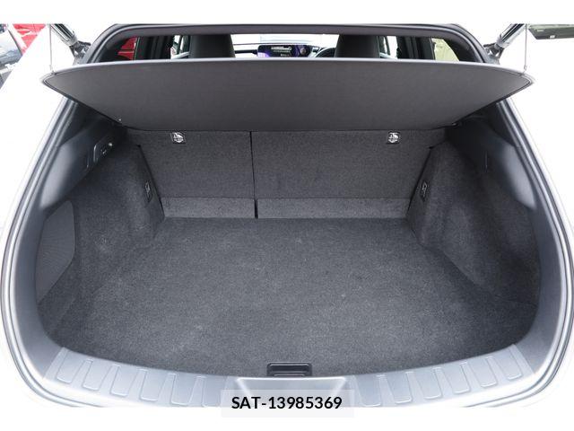 Lexus UX 2022-04 7877481-8