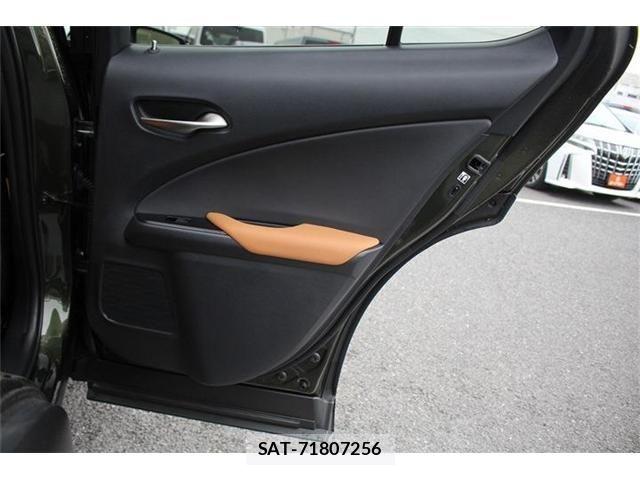 Lexus UX 2022-03 8036513-17