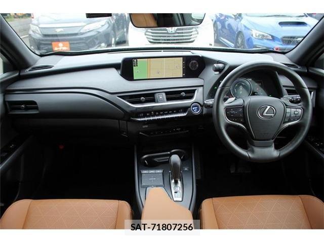 Lexus UX 2022-03 8036513-20