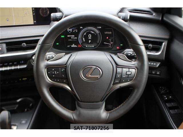 Lexus UX 2022-03 8036513-21