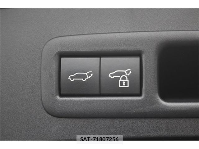 Lexus UX 2022-03 8036513-3