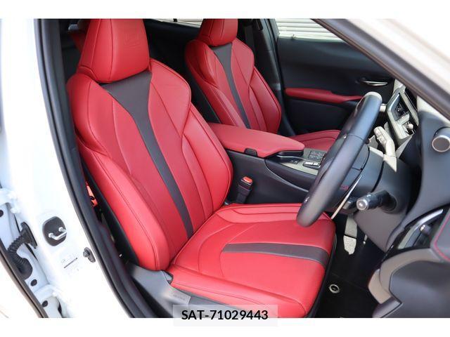 Lexus UX 2024-07 1016628-8
