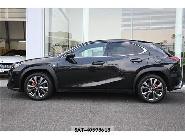 Lexus UX 2024-05 5871274-1