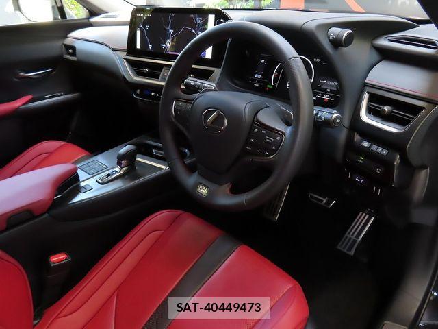 Lexus UX 2024-02 6907883-13