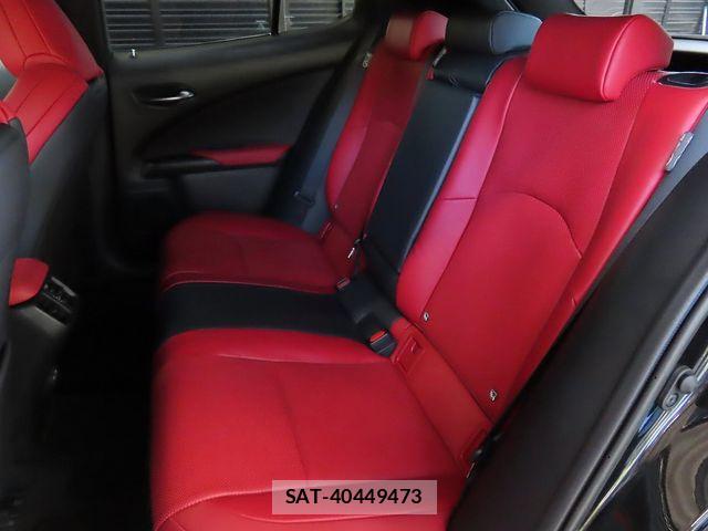 Lexus UX 2024-02 6907883-24
