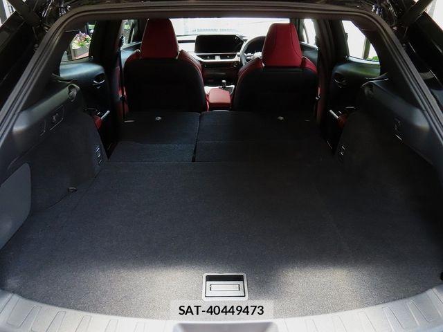 Lexus UX 2024-02 6907883-25