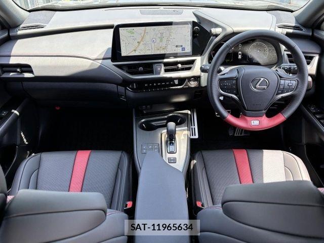 Lexus UX 2025-11 6995275-1