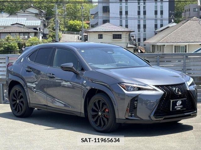 Lexus UX 2025-11 6995275-19