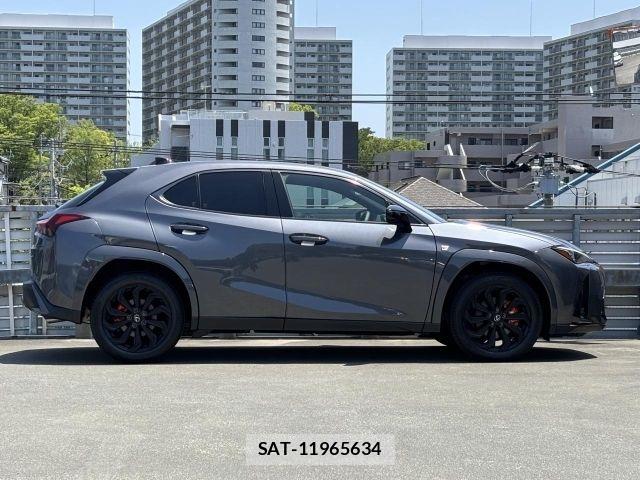 Lexus UX 2025-11 6995275-20