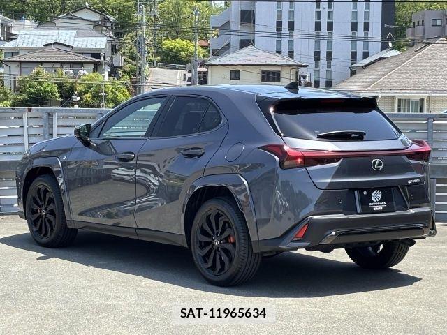 Lexus UX 2025-11 6995275-22