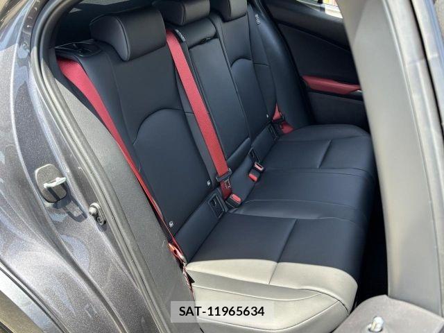 Lexus UX 2025-11 6995275-7