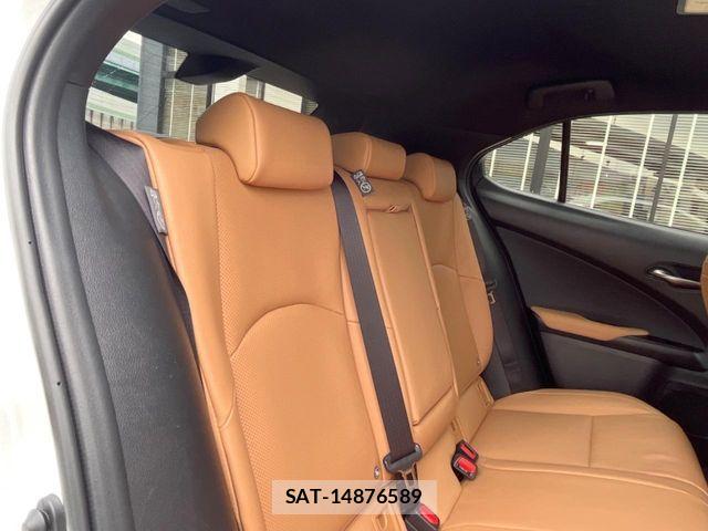 Lexus UX 2024-03 7221188-12