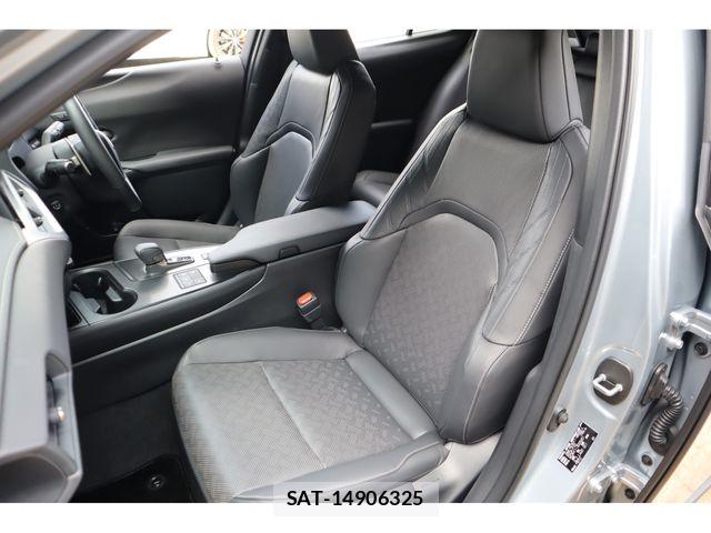 Lexus UX 2025-05 7251389-9