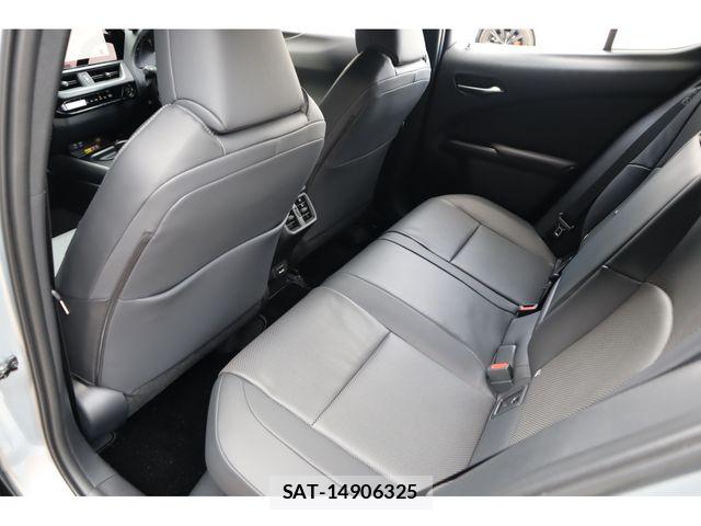 Lexus UX 2025-05 7251389-11