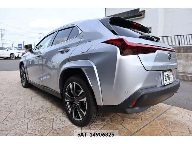 Lexus UX 2025-05 7251389-4