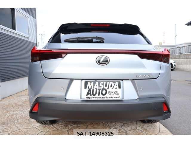 Lexus UX 2025-05 7251389-5