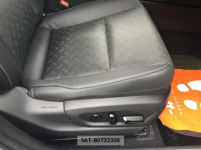 Lexus UX 2024-06 7725242-8