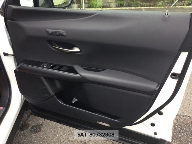 Lexus UX 2024-06 7725242-19