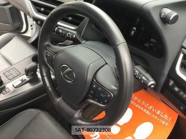 Lexus UX 2024-06 7725242-22