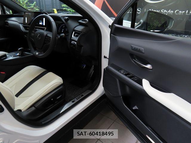 Lexus UX 2026-03 7877480-16