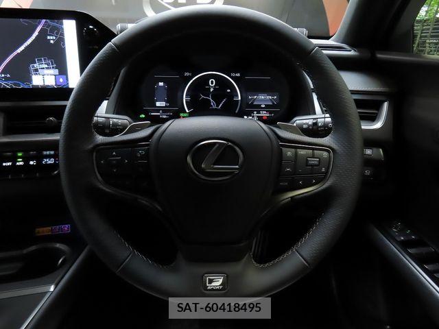 Lexus UX 2026-03 7877480-19