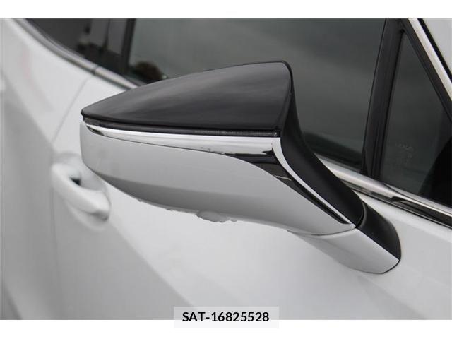 Lexus UX 2024-07 8245783-15
