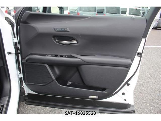 Lexus UX 2024-07 8245783-17