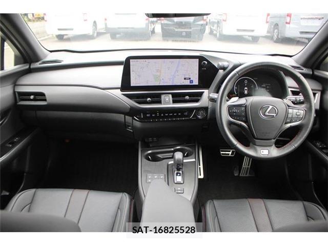Lexus UX 2024-07 8245783-21